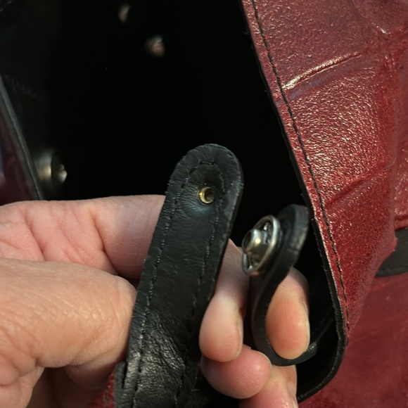 Red Hand bag - Purse - Picture 6 of 7